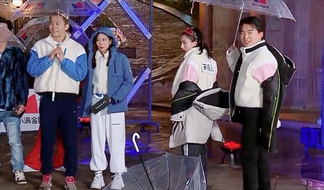 赵露思身高测量_明星真实身高_163身高的女明星