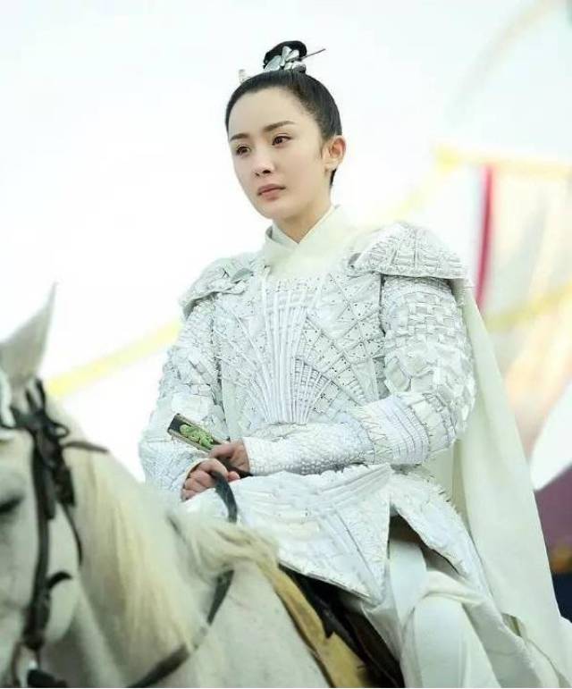 古装剧女将军_女明星穿铠甲_女明星穿盔甲